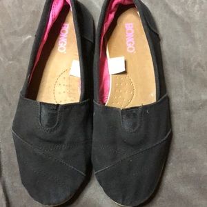 ⭐️3 for $15-Bongo Black canvas flats Size 8